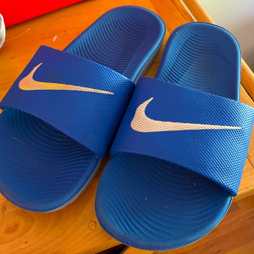 Nike Boys Blue Slides 2Y GUC